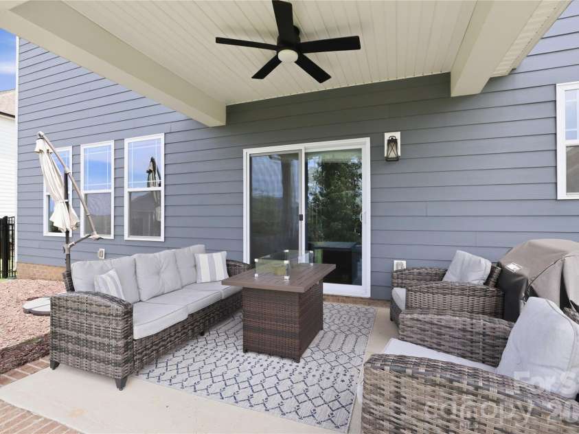 6012 Millbridge Parkway, Waxhaw, NC 28173.  MLS# CAR4392977, YatesRealty ID 31019. 