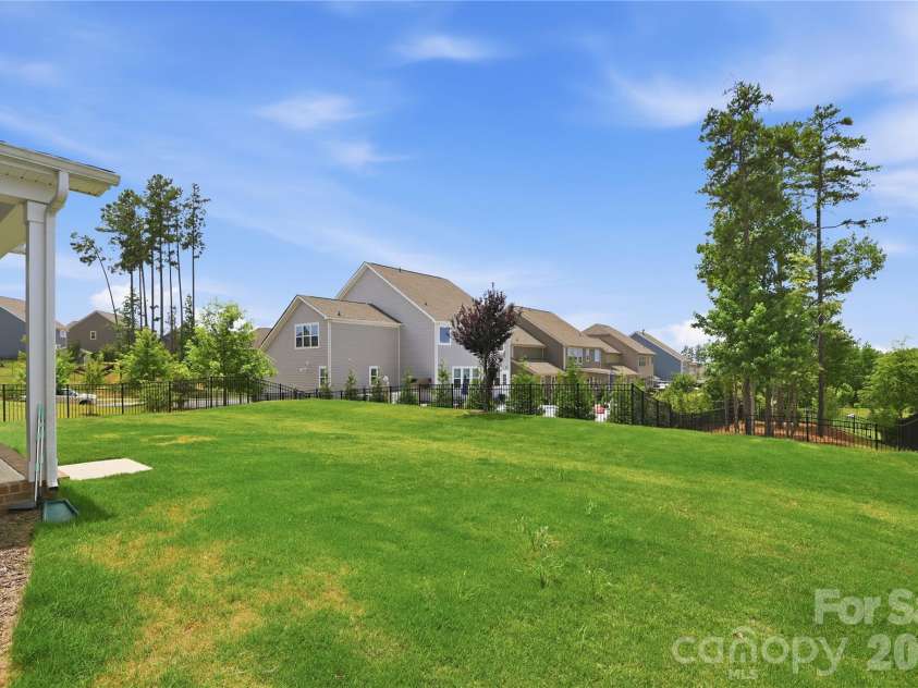 6012 Millbridge Parkway, Waxhaw, NC 28173.  MLS# CAR4392977, YatesRealty ID 31019. 