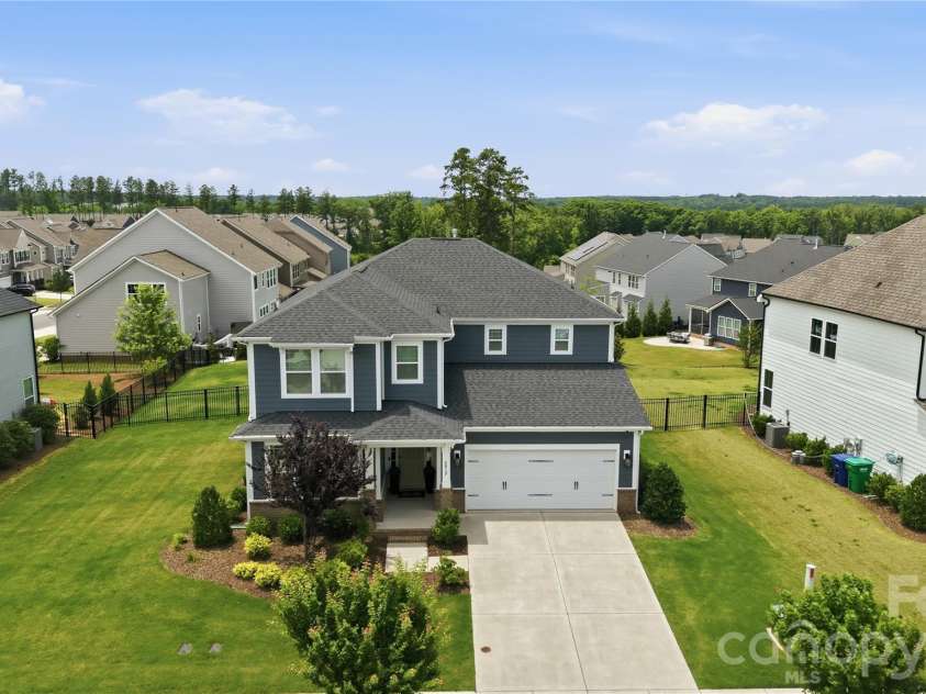 6012 Millbridge Parkway, Waxhaw, NC 28173.  MLS# CAR4392977, YatesRealty ID 31019. 