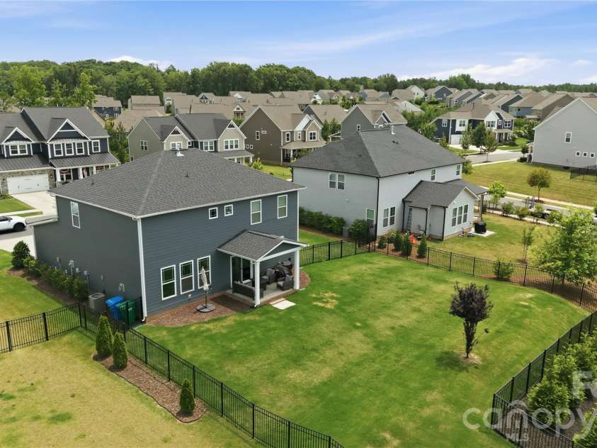 6012 Millbridge Parkway, Waxhaw, NC 28173.  MLS# CAR4392977, YatesRealty ID 31019. 