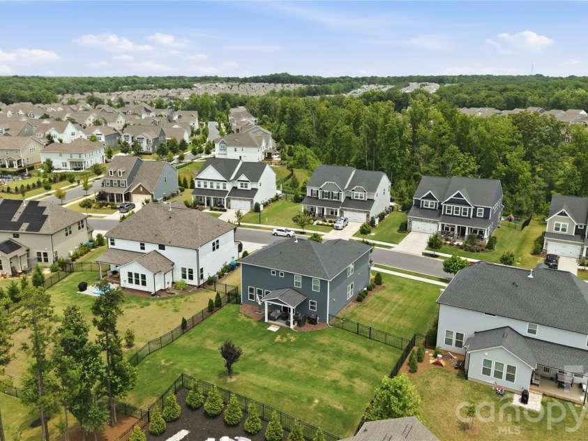 6012 Millbridge Parkway, Waxhaw, NC 28173.  MLS# CAR4392977, YatesRealty ID 31019. 