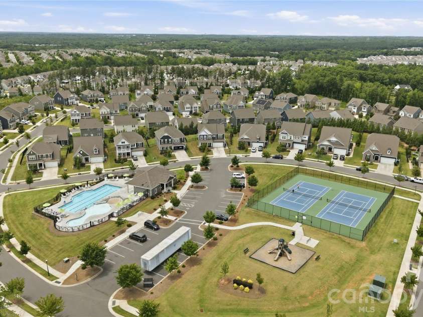 6012 Millbridge Parkway, Waxhaw, NC 28173.  MLS# CAR4392977, YatesRealty ID 31019. 