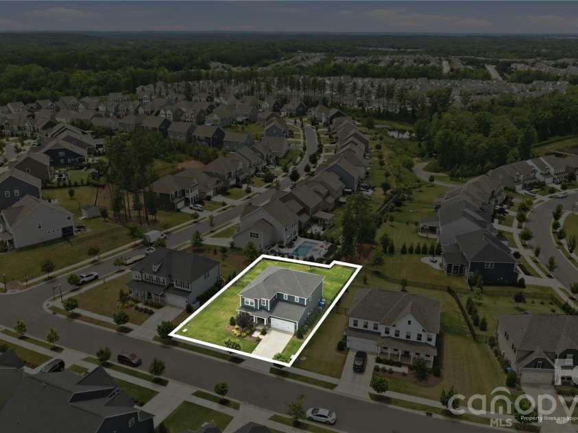 6012 Millbridge Parkway, Waxhaw, NC 28173.  MLS# CAR4392977, YatesRealty ID 31019. 