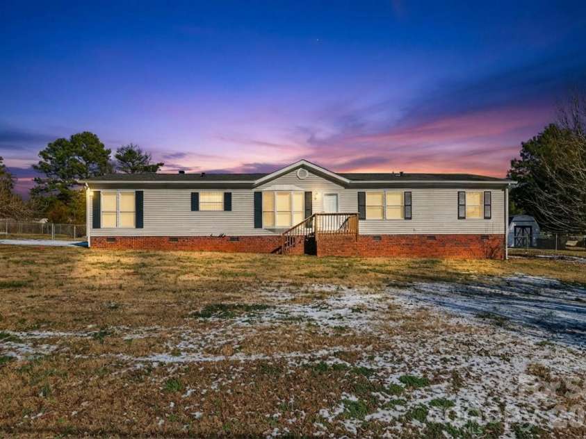 1118 Old Willis School Road, Dallas, NC 28034.  MLS# CAR4341923, YatesRealty ID 3102. 