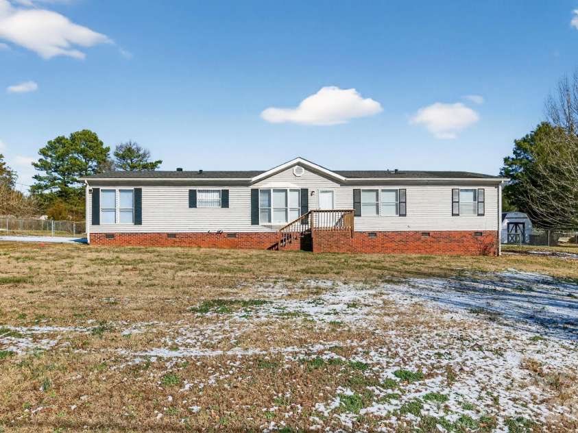 1118 Old Willis School Road, Dallas, NC 28034.  MLS# CAR4341923, YatesRealty ID 3102. 