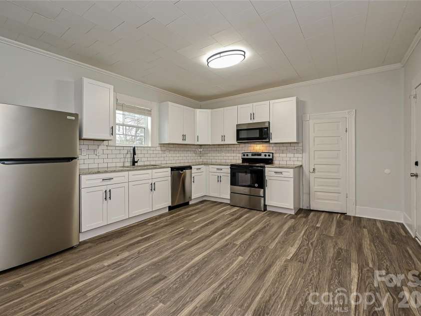613 Liberty Street, Salisbury, NC 28144.  MLS# CAR4392062, YatesRealty ID 31020. 
