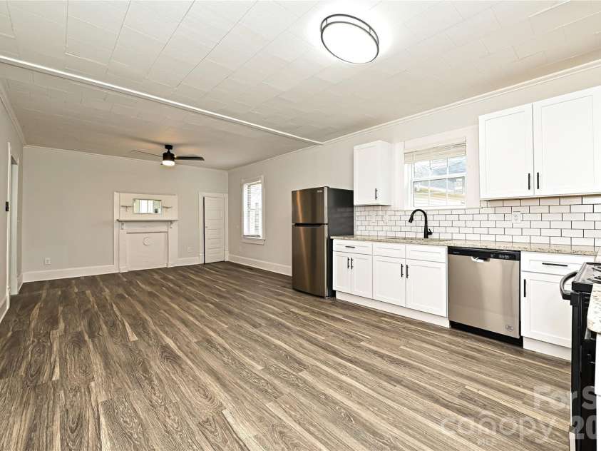 613 Liberty Street, Salisbury, NC 28144.  MLS# CAR4392062, YatesRealty ID 31020. 