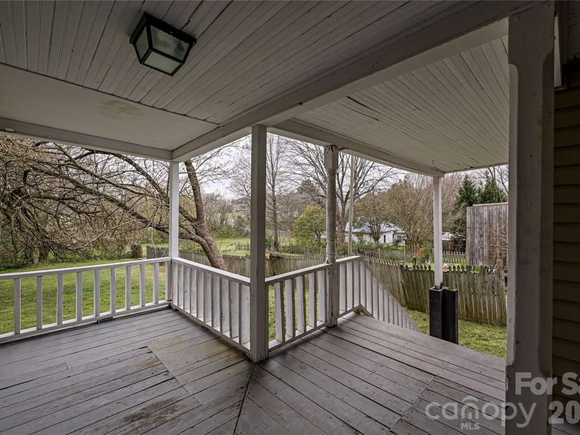 613 Liberty Street, Salisbury, NC 28144.  MLS# CAR4392062, YatesRealty ID 31020. 