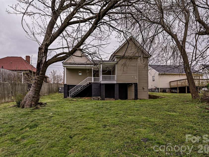 613 Liberty Street, Salisbury, NC 28144.  MLS# CAR4392062, YatesRealty ID 31020. 