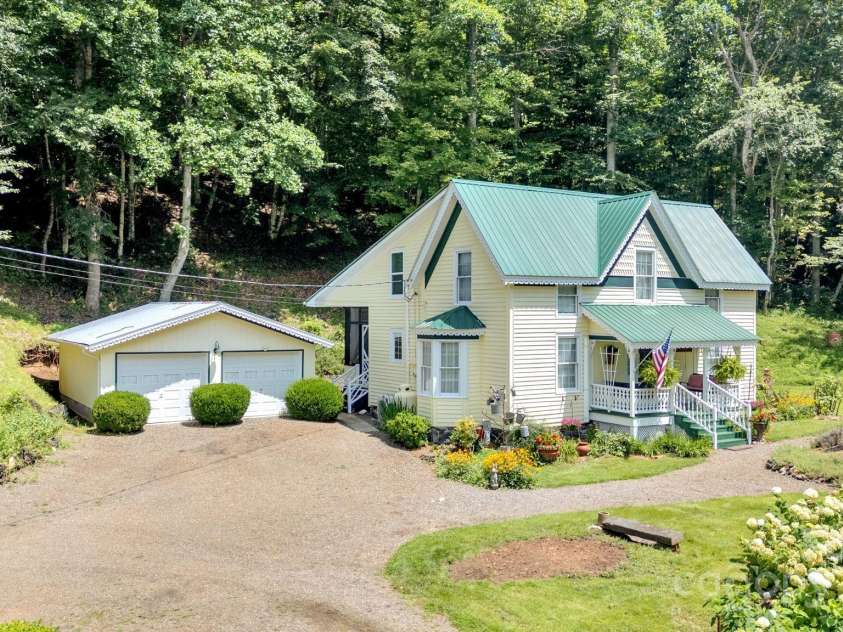 665 Upper Pig Pen Road, Green Mountain, NC 28740.  MLS# CAR4283840, YatesRealty ID 31020. 