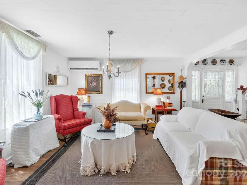 665 Upper Pig Pen Road, Green Mountain, NC 28740.  MLS# CAR4283840, YatesRealty ID 31020. 