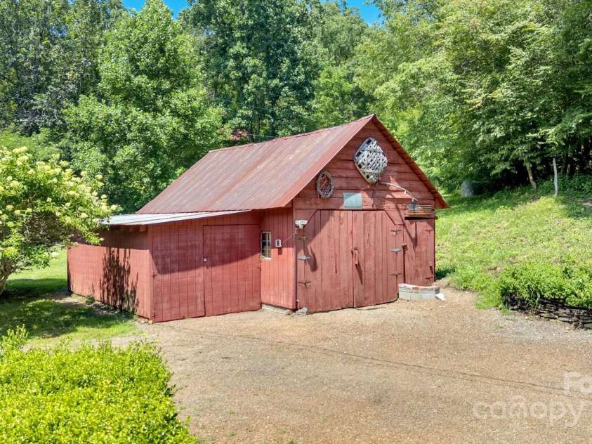 665 Upper Pig Pen Road, Green Mountain, NC 28740.  MLS# CAR4283840, YatesRealty ID 31020. Barn/Workshop