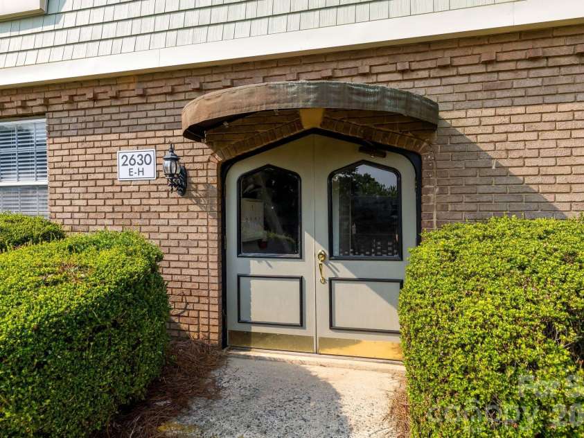 2630 Park Road, Charlotte, NC 28209.  MLS# CAR4396272, YatesRealty ID 31021. 