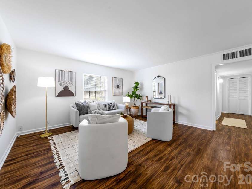 2630 Park Road, Charlotte, NC 28209.  MLS# CAR4396272, YatesRealty ID 31021. 