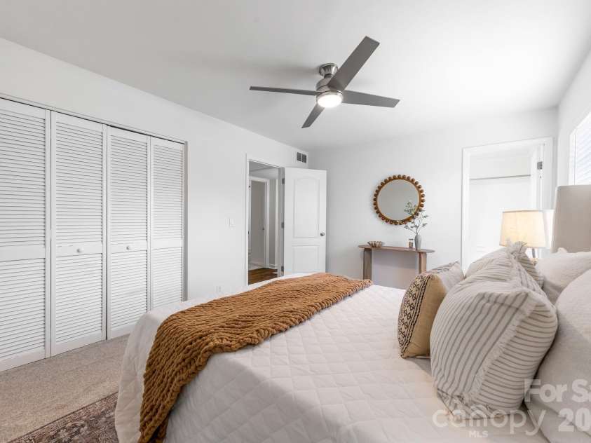 2630 Park Road, Charlotte, NC 28209.  MLS# CAR4396272, YatesRealty ID 31021. 