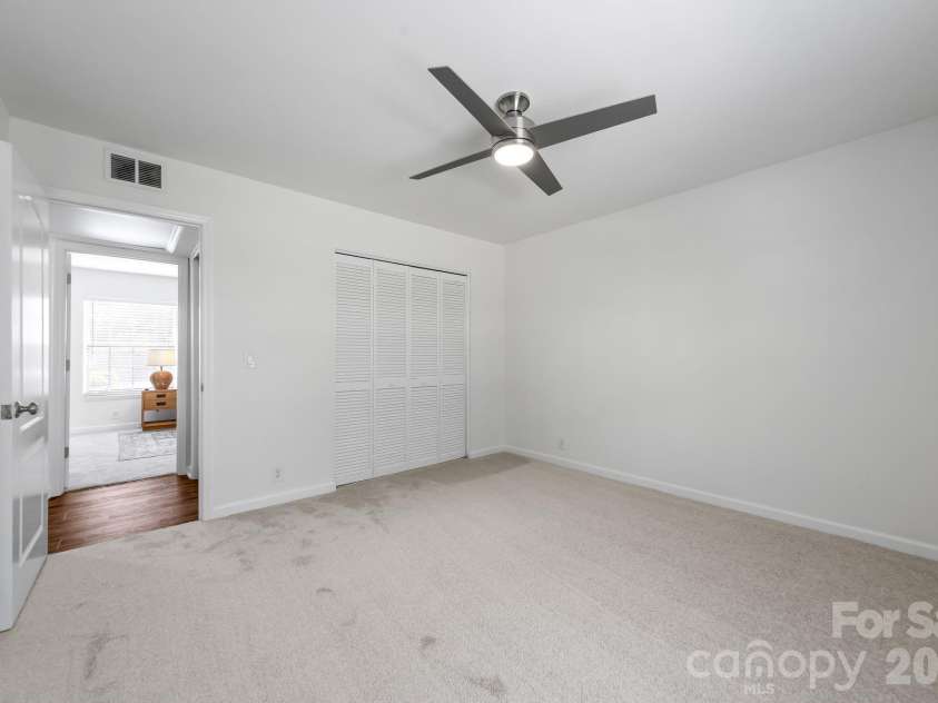 2630 Park Road, Charlotte, NC 28209.  MLS# CAR4396272, YatesRealty ID 31021. 