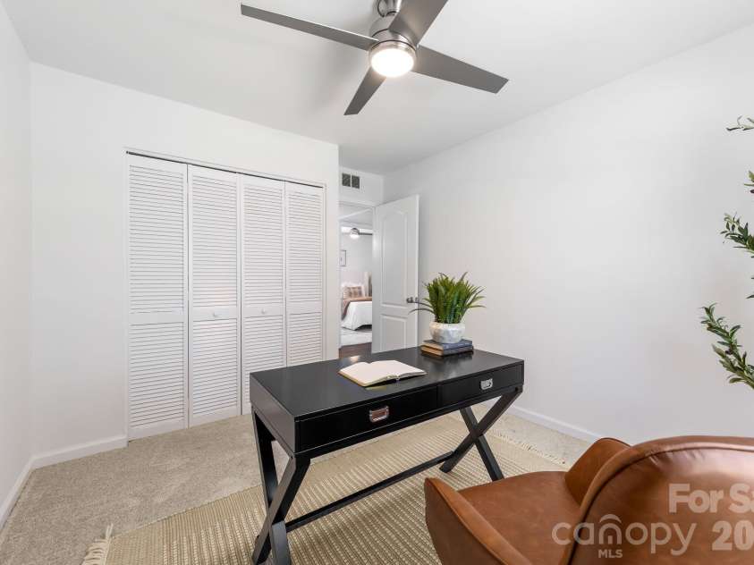 2630 Park Road, Charlotte, NC 28209.  MLS# CAR4396272, YatesRealty ID 31021. 