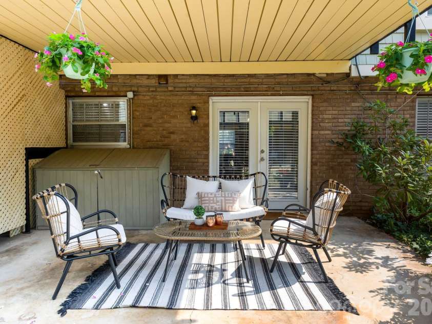 2630 Park Road, Charlotte, NC 28209.  MLS# CAR4396272, YatesRealty ID 31021. 