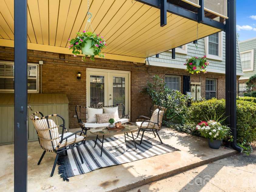 2630 Park Road, Charlotte, NC 28209.  MLS# CAR4396272, YatesRealty ID 31021. 