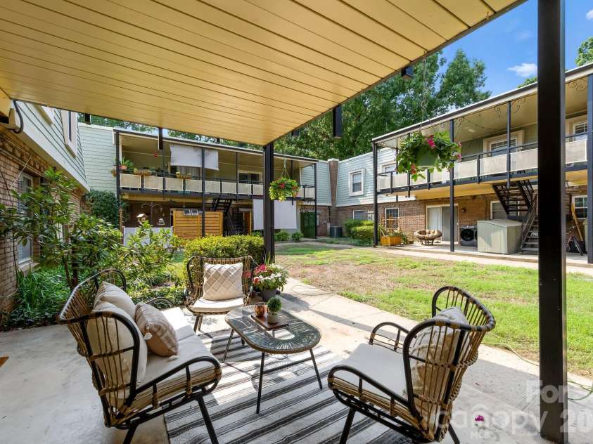 2630 Park Road, Charlotte, NC 28209.  MLS# CAR4396272, YatesRealty ID 31021. 