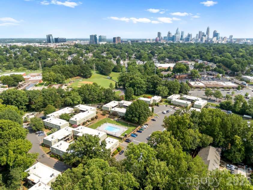 2630 Park Road, Charlotte, NC 28209.  MLS# CAR4396272, YatesRealty ID 31021. 