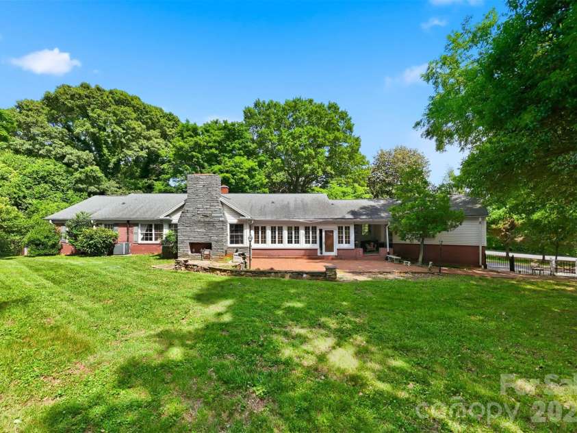826 College Avenue, Newton, NC 28658.  MLS# CAR4394019, YatesRealty ID 31022. 