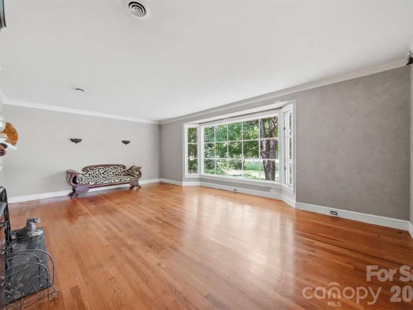 826 College Avenue, Newton, NC 28658.  MLS# CAR4394019, YatesRealty ID 31022. 