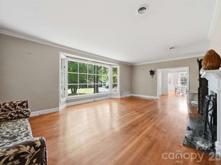 826 College Avenue, Newton, NC 28658.  MLS# CAR4394019, YatesRealty ID 31022. 