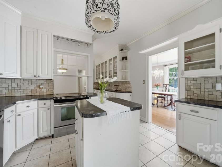 826 College Avenue, Newton, NC 28658.  MLS# CAR4394019, YatesRealty ID 31022. 