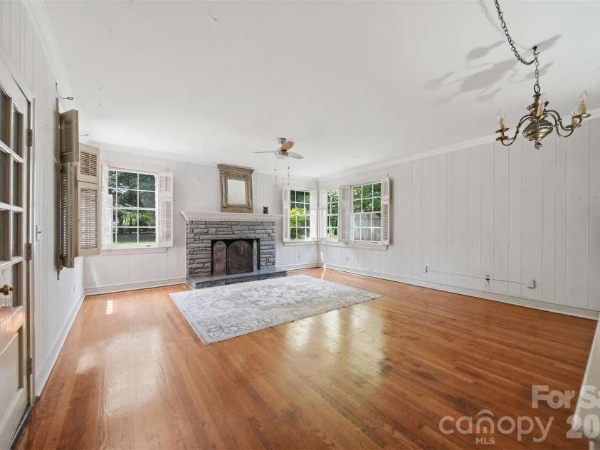 826 College Avenue, Newton, NC 28658.  MLS# CAR4394019, YatesRealty ID 31022. 