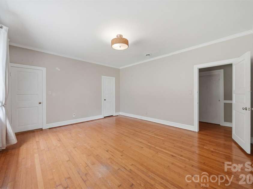 826 College Avenue, Newton, NC 28658.  MLS# CAR4394019, YatesRealty ID 31022. 