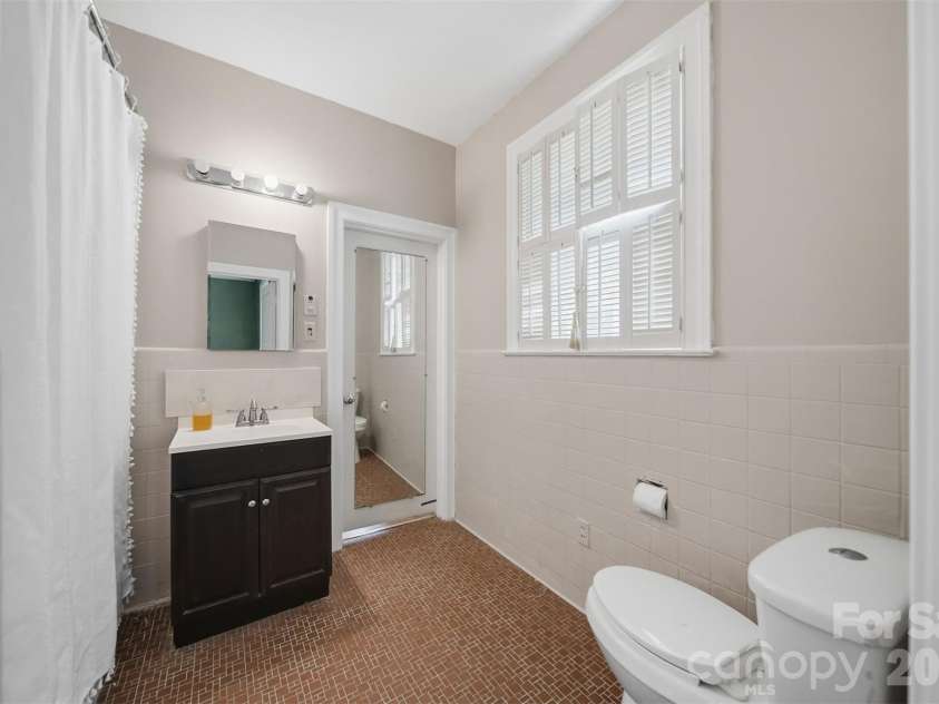 826 College Avenue, Newton, NC 28658.  MLS# CAR4394019, YatesRealty ID 31022. 