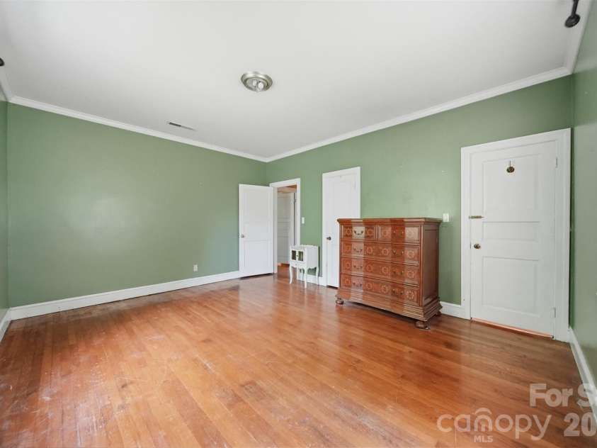 826 College Avenue, Newton, NC 28658.  MLS# CAR4394019, YatesRealty ID 31022. 