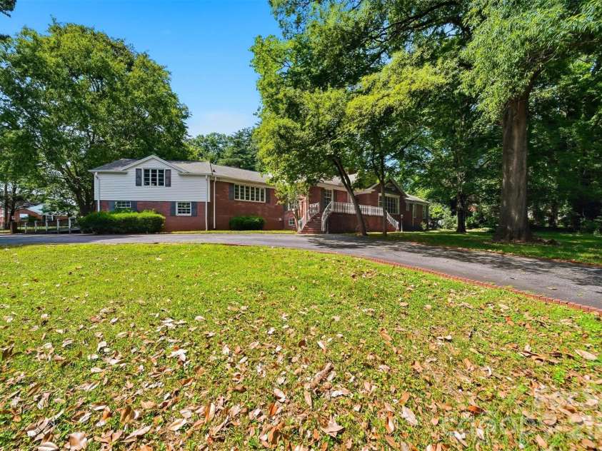 826 College Avenue, Newton, NC 28658.  MLS# CAR4394019, YatesRealty ID 31022. 