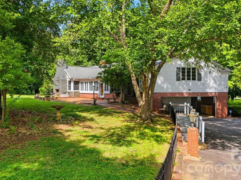 826 College Avenue, Newton, NC 28658.  MLS# CAR4394019, YatesRealty ID 31022. 