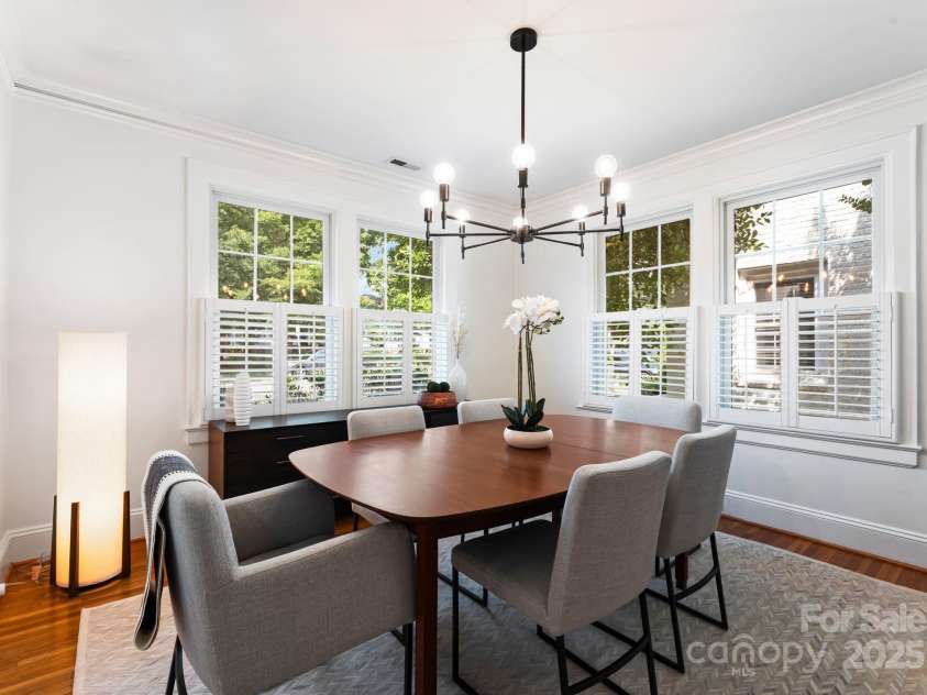 2100 Chesterfield Avenue, Charlotte, NC 28205.  MLS# CAR4269486, YatesRealty ID 31023. 