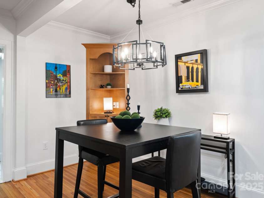 2100 Chesterfield Avenue, Charlotte, NC 28205.  MLS# CAR4269486, YatesRealty ID 31023. 