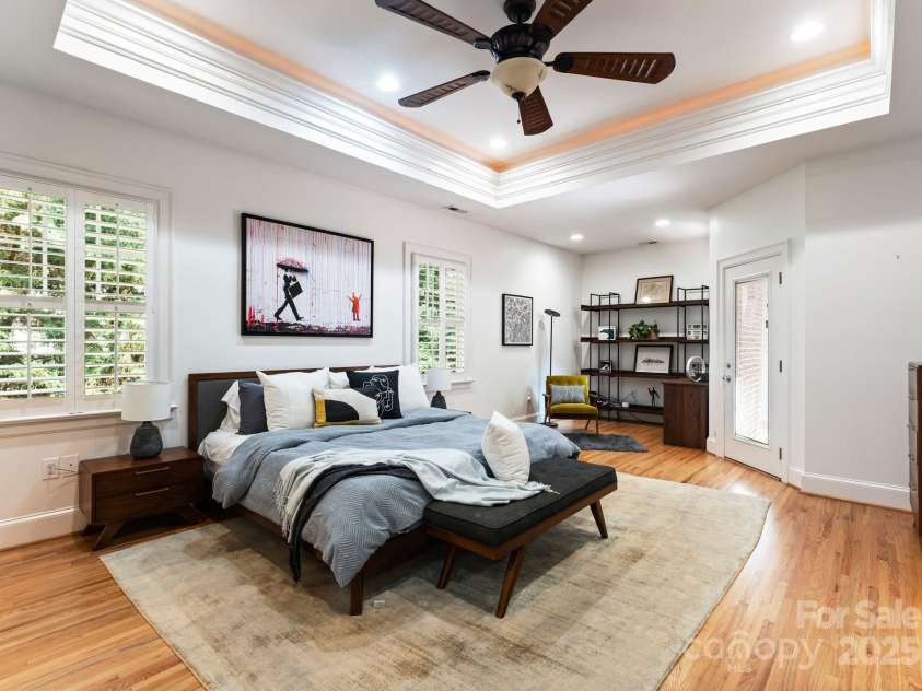 2100 Chesterfield Avenue, Charlotte, NC 28205.  MLS# CAR4269486, YatesRealty ID 31023. 