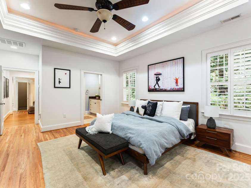 2100 Chesterfield Avenue, Charlotte, NC 28205.  MLS# CAR4269486, YatesRealty ID 31023. 