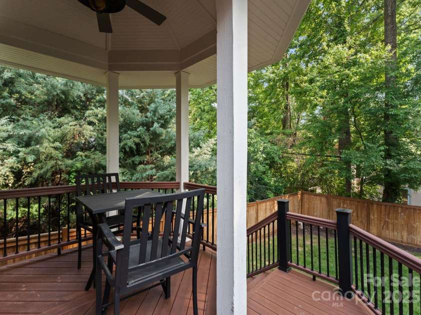 2100 Chesterfield Avenue, Charlotte, NC 28205.  MLS# CAR4269486, YatesRealty ID 31023. 