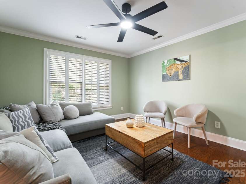 2100 Chesterfield Avenue, Charlotte, NC 28205.  MLS# CAR4269486, YatesRealty ID 31023. 