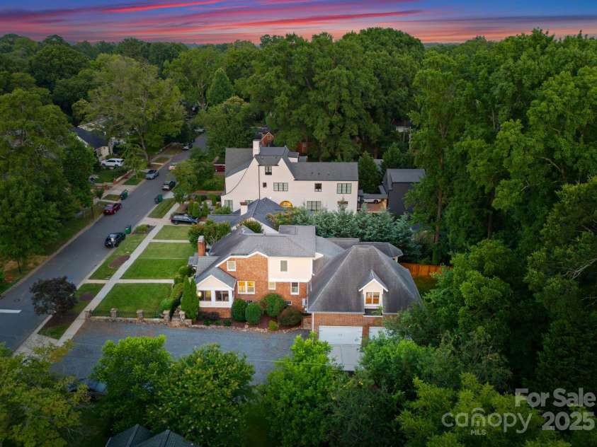 2100 Chesterfield Avenue, Charlotte, NC 28205.  MLS# CAR4269486, YatesRealty ID 31023. 