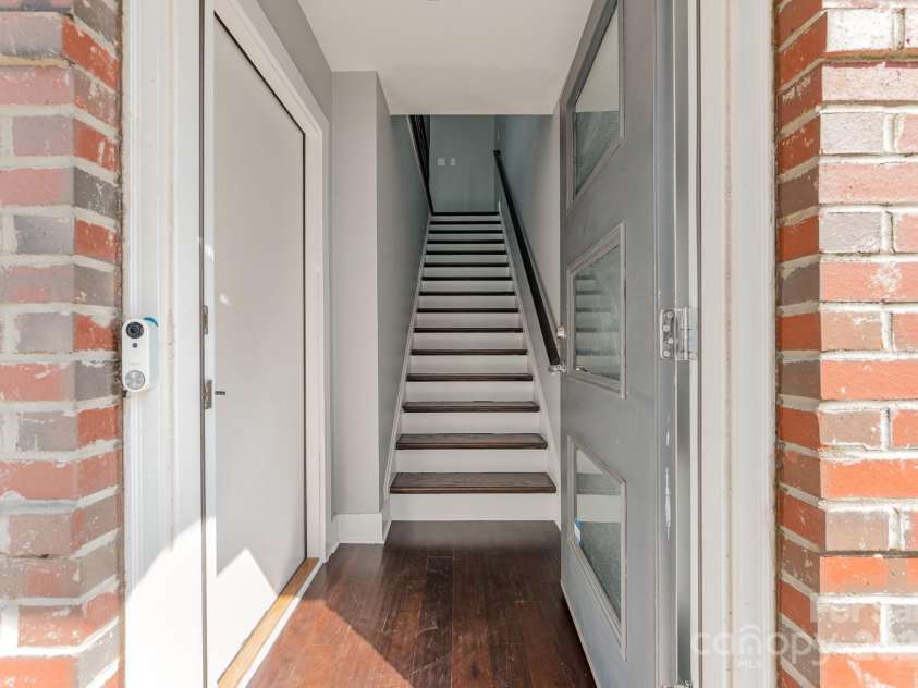 3643 Vallette Court, Charlotte, NC 28203.  MLS# CAR4274970, YatesRealty ID 31024. 