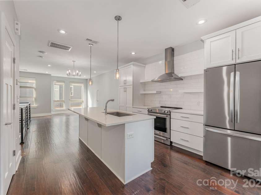 3643 Vallette Court, Charlotte, NC 28203.  MLS# CAR4274970, YatesRealty ID 31024. 