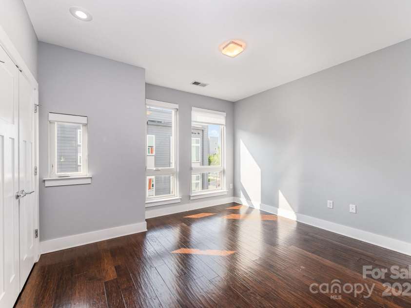 3643 Vallette Court, Charlotte, NC 28203.  MLS# CAR4274970, YatesRealty ID 31024. 