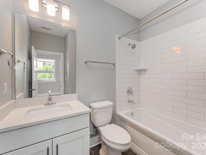 3643 Vallette Court, Charlotte, NC 28203.  MLS# CAR4274970, YatesRealty ID 31024. 