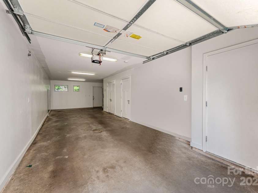 3643 Vallette Court, Charlotte, NC 28203.  MLS# CAR4274970, YatesRealty ID 31024. 