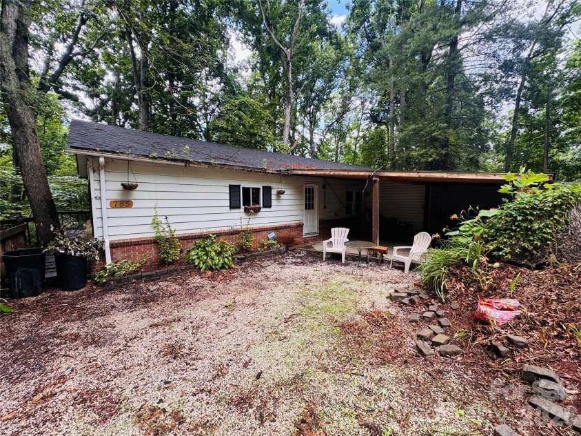 785 Hutch Mountain Road, Fletcher, NC 28732.  MLS# CAR4392584, YatesRealty ID 31024. 