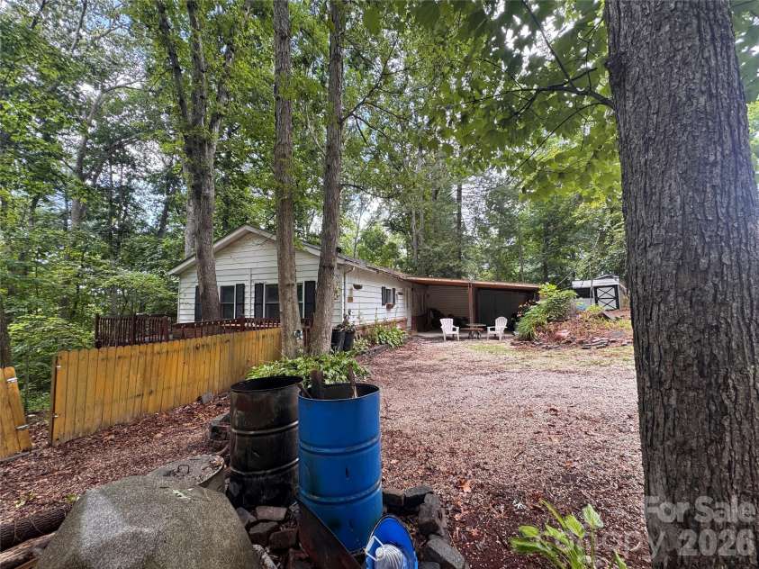 785 Hutch Mountain Road, Fletcher, NC 28732.  MLS# CAR4392584, YatesRealty ID 31024. 