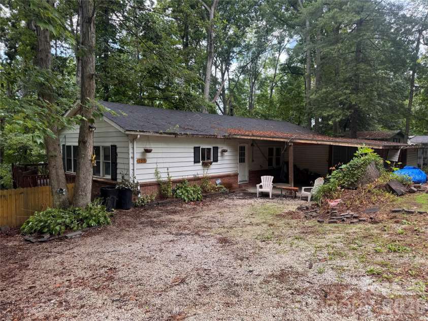 785 Hutch Mountain Road, Fletcher, NC 28732.  MLS# CAR4392584, YatesRealty ID 31024. 